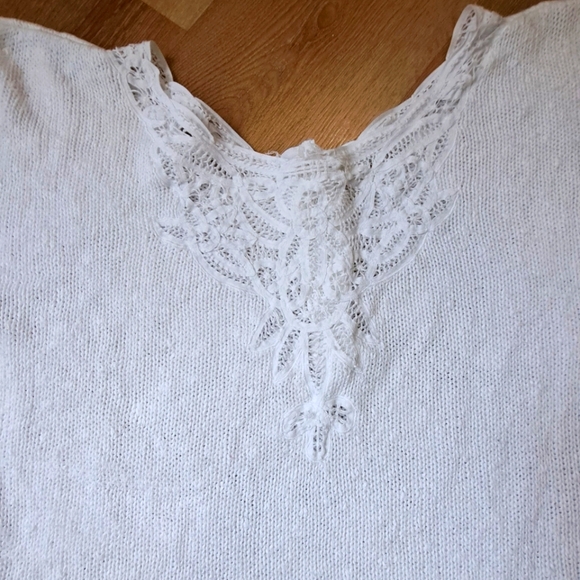 Vintage white sweater With Tatting - Picture 3 of 7